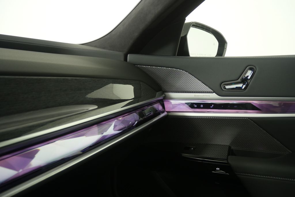 Thumbnail: 2026 BMW i7 - 30