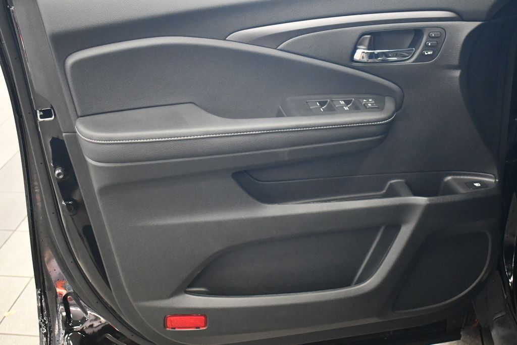 Thumbnail: 2026 Honda Ridgeline - 8