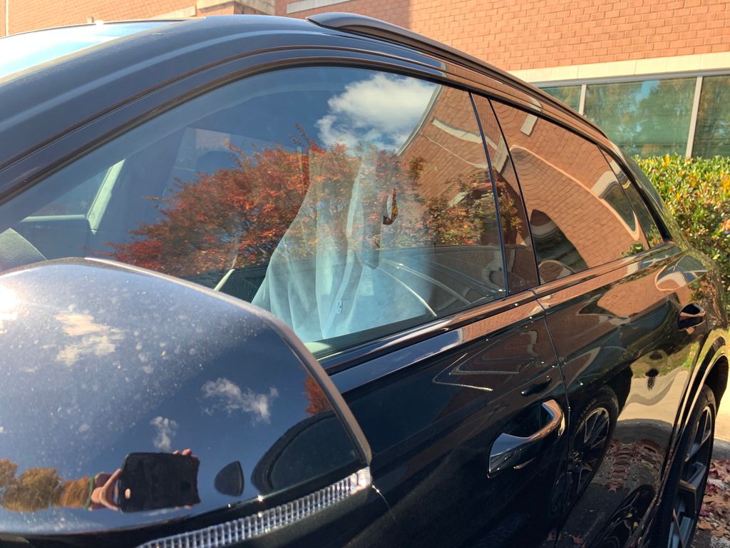 Thumbnail: 2026 Audi RS Q8 - 4