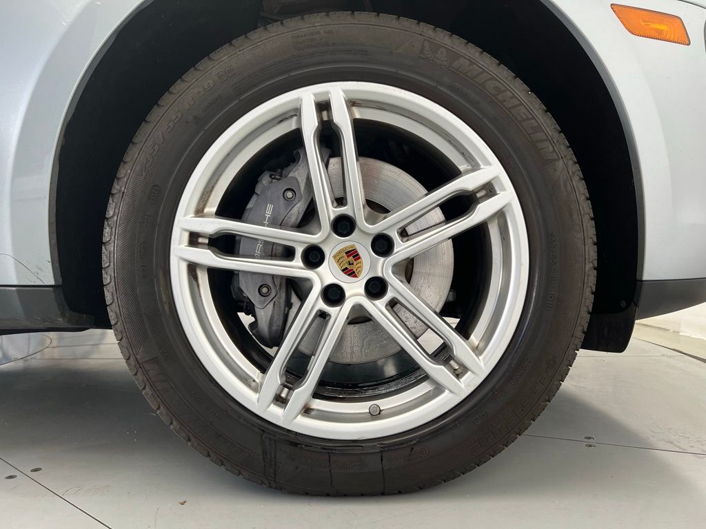 Thumbnail: 2022 Porsche Macan - 27