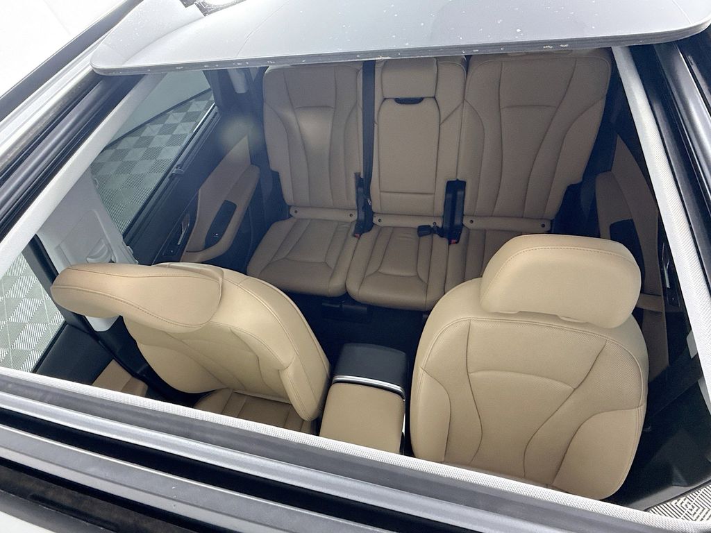Thumbnail: 2020 Audi Q7 - 21