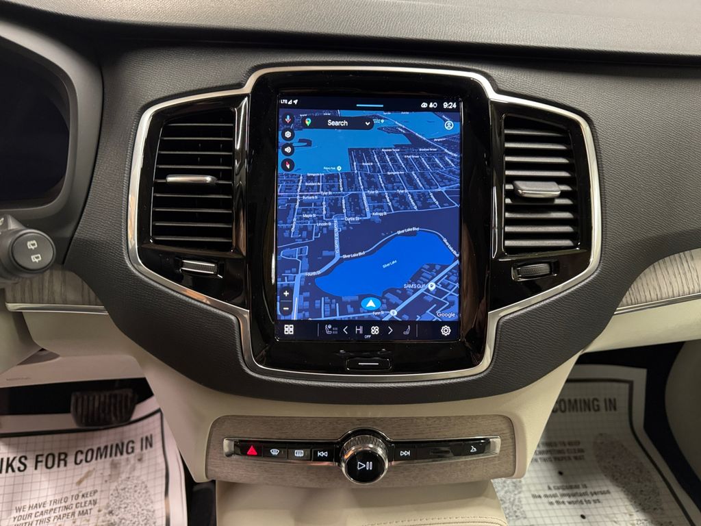 2024 Volvo XC90 B6 Plus Bright Theme photo