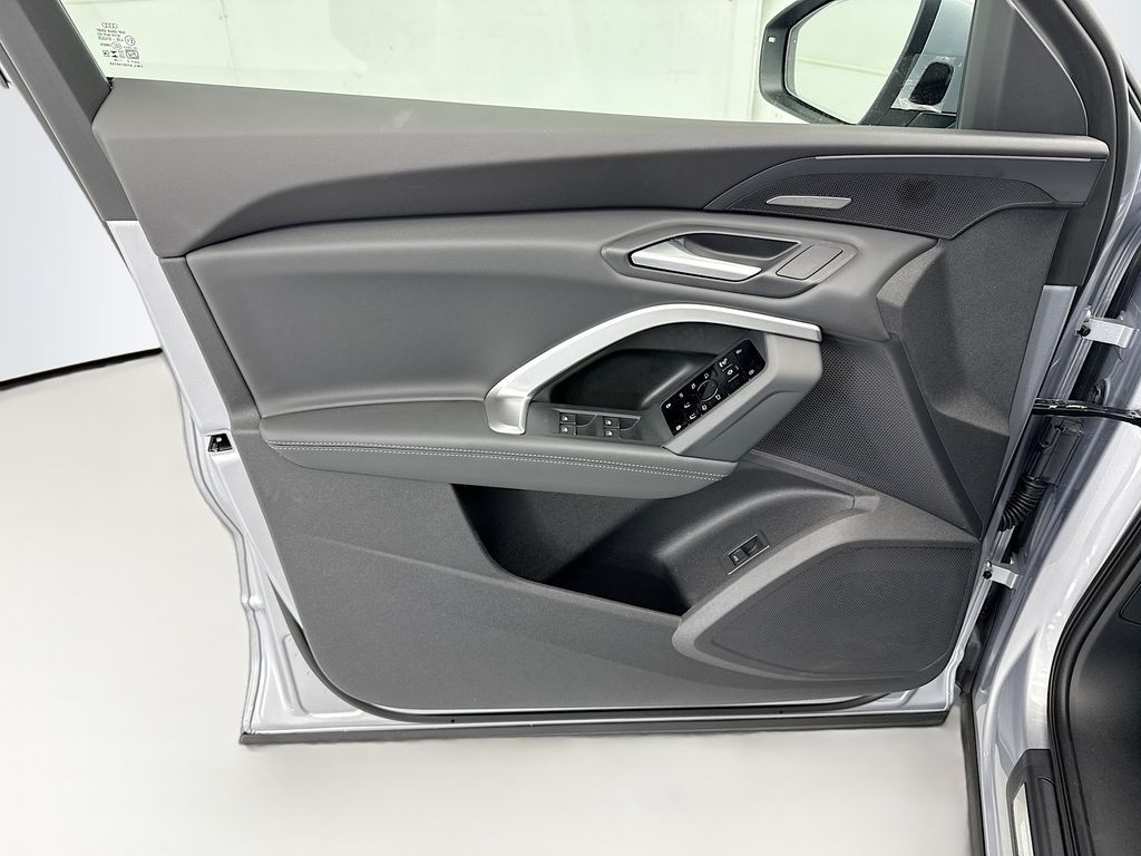 Thumbnail: 2026 Audi Q5 - 23