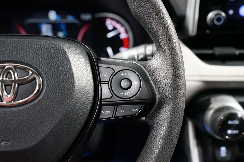 Thumbnail: 2023 Toyota RAV4 - 13