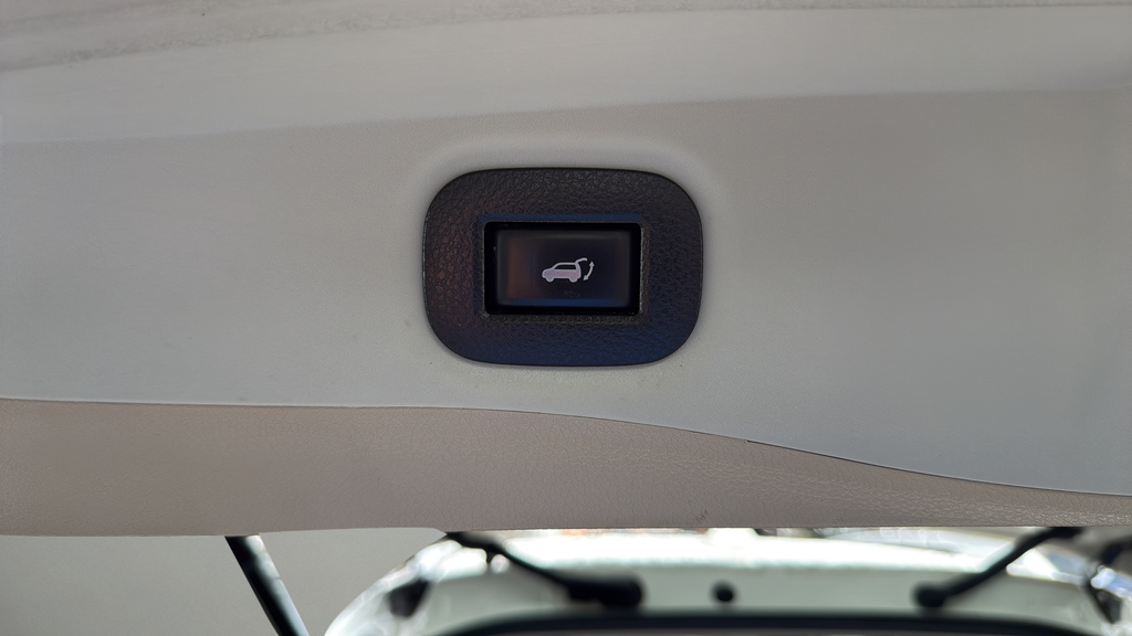 2018 Nissan Rogue SL White at Subaru and VW of Moon Township