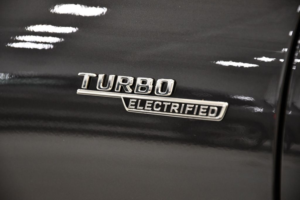 Thumbnail: 2025 Mercedes-Benz GLC - 11