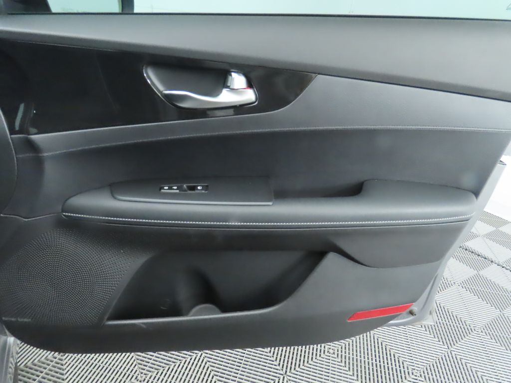 Thumbnail: 2024 Kia Forte - 26