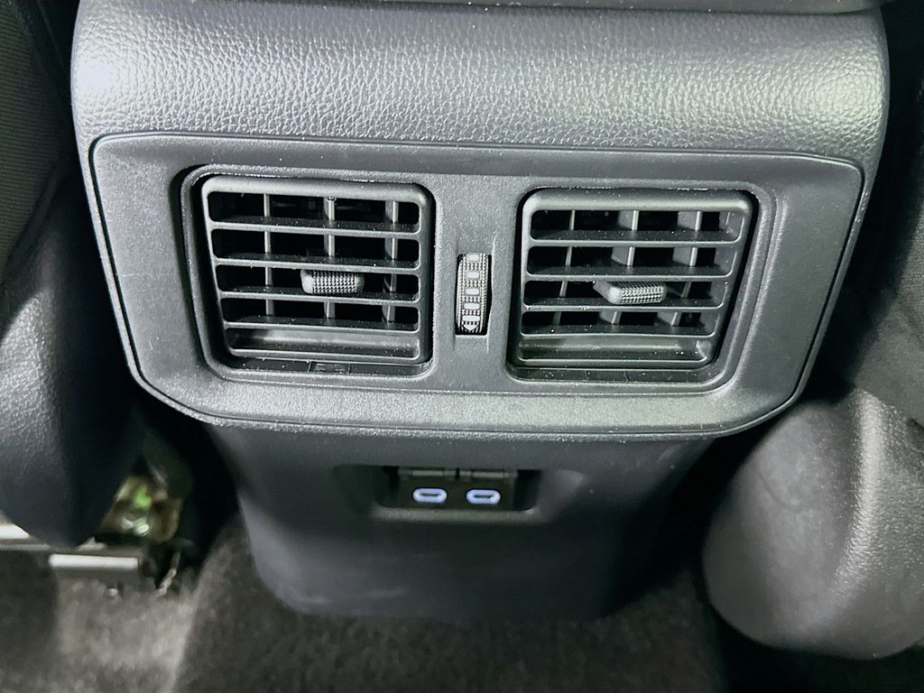 Thumbnail: 2024 Toyota RAV4 - 25