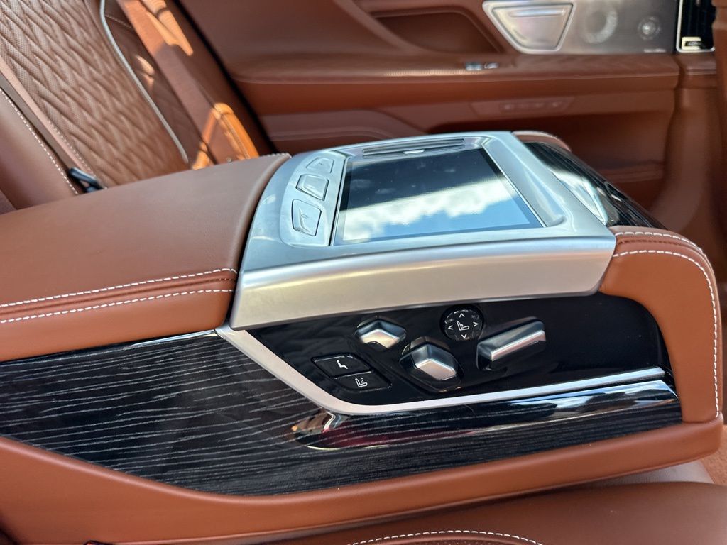 2022 Frozen Bluestone Metallic BMW 7 Series M760i AWD Sedan