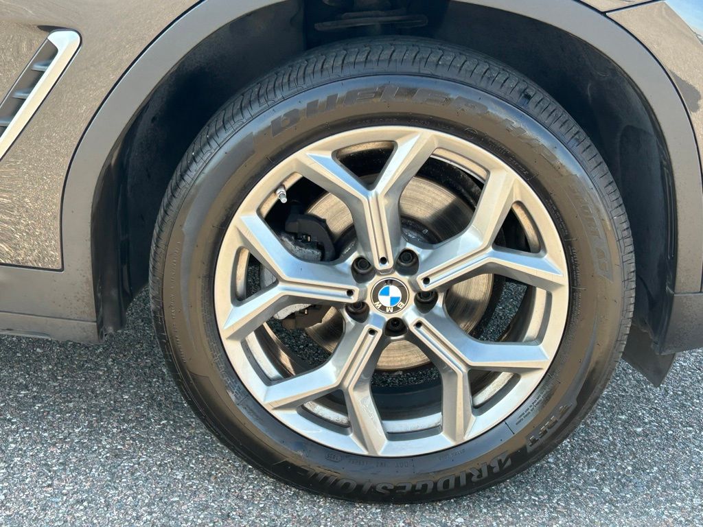 Used 2024 Dark Graphite Metallic BMW sDrive30i image 53