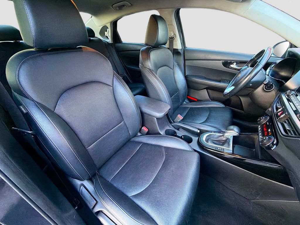 Used 2019 Gray Kia EX image 27