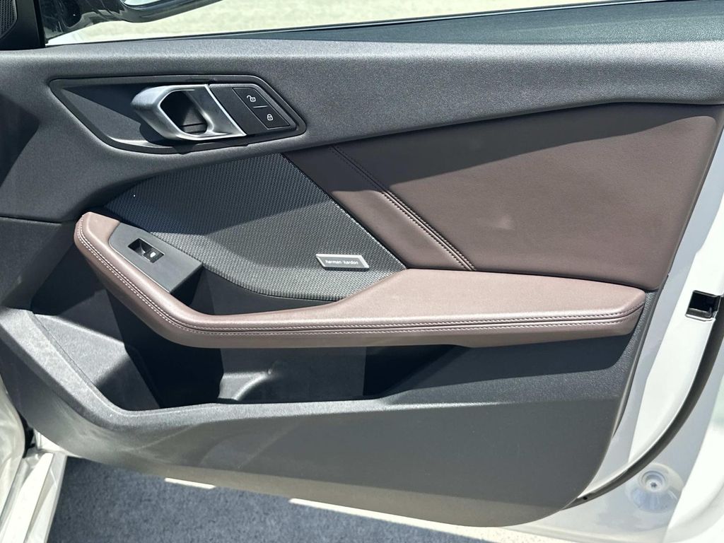 Thumbnail: 2025 BMW 2 Series - 10