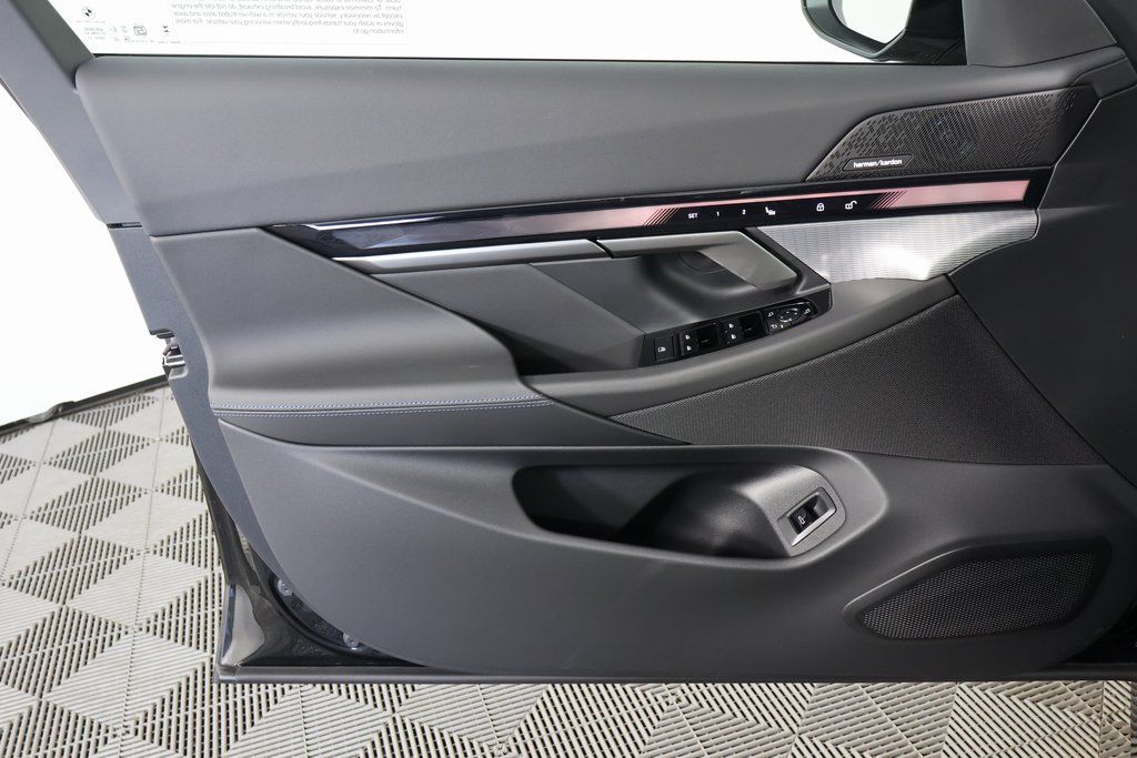 Thumbnail: 2026 BMW i5 - 7