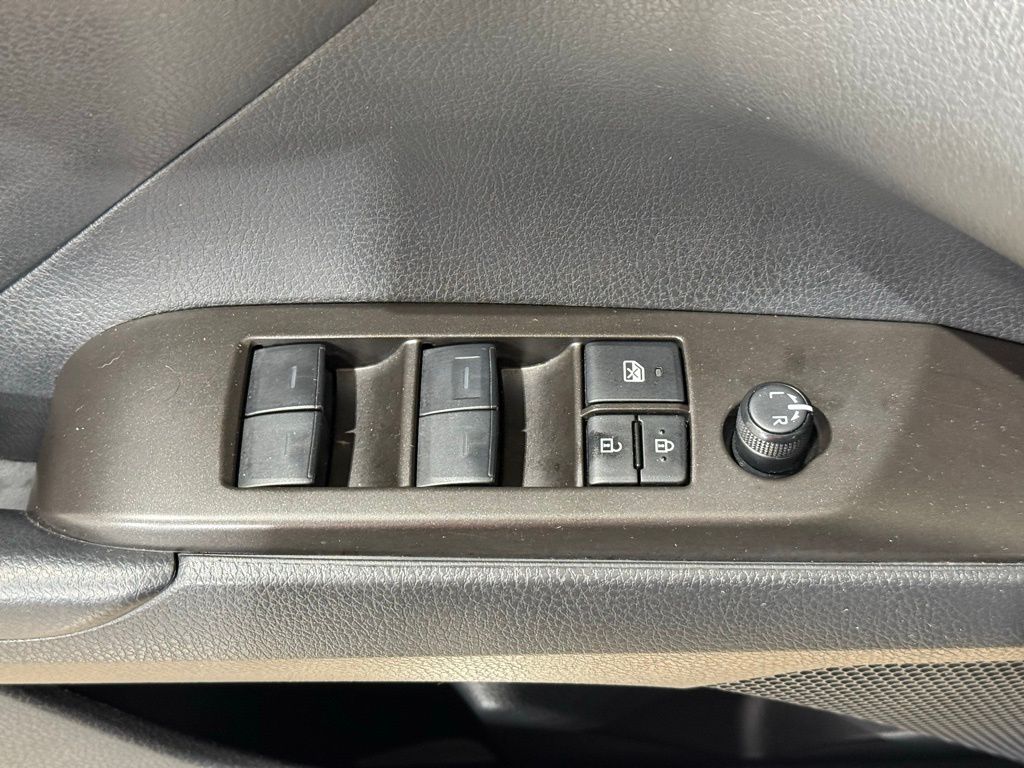 Thumbnail: 2023 Toyota Camry - 15