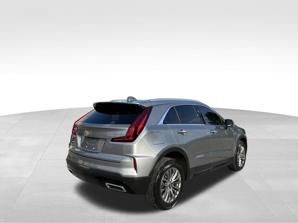 Used 2025 Silver Cadillac Premium Luxury image 5