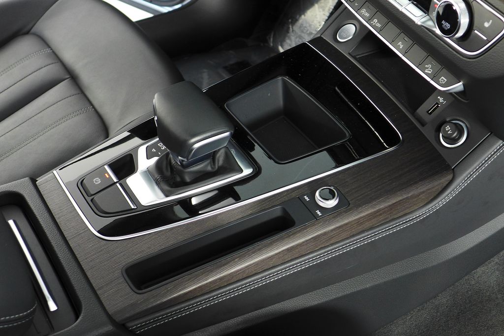 Thumbnail: 2021 Audi Q5 - 15