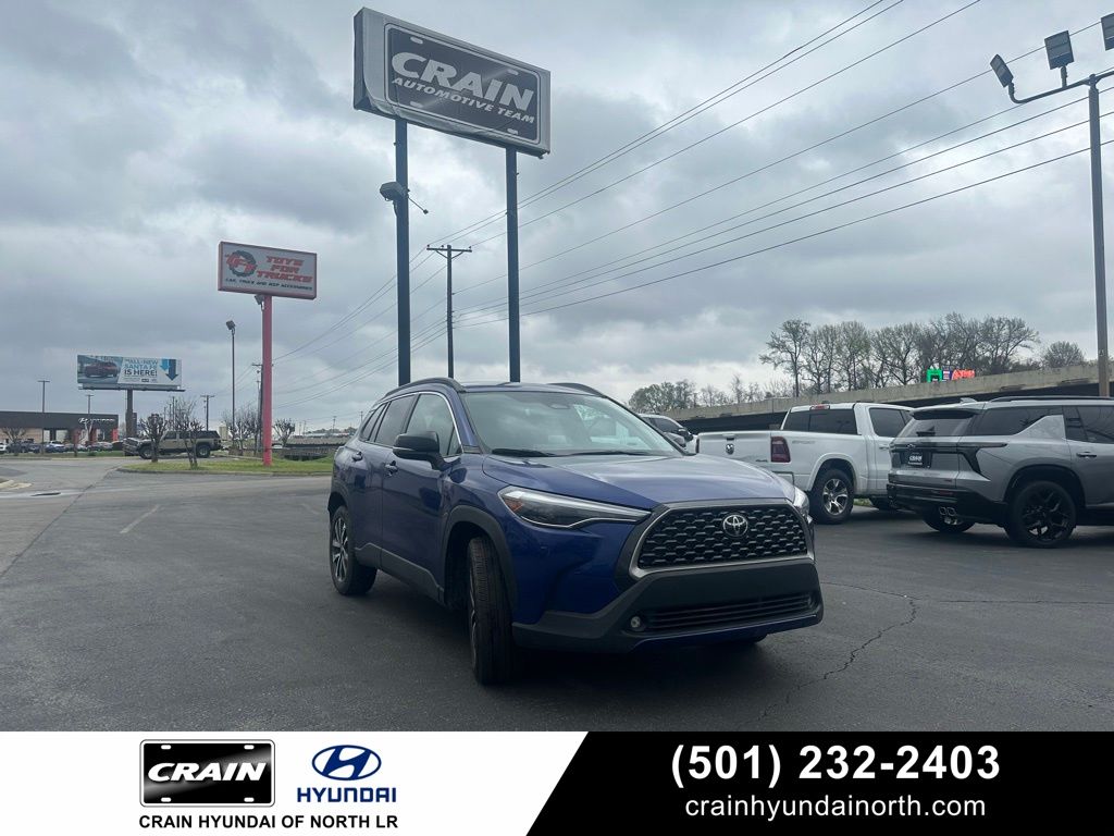 2025 Toyota Corolla Cross XLE FWD