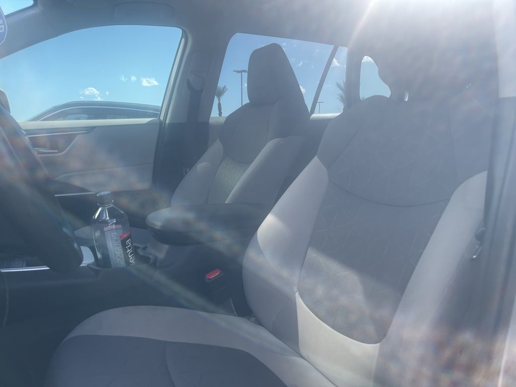 Thumbnail: 2019 Toyota RAV4 - 7