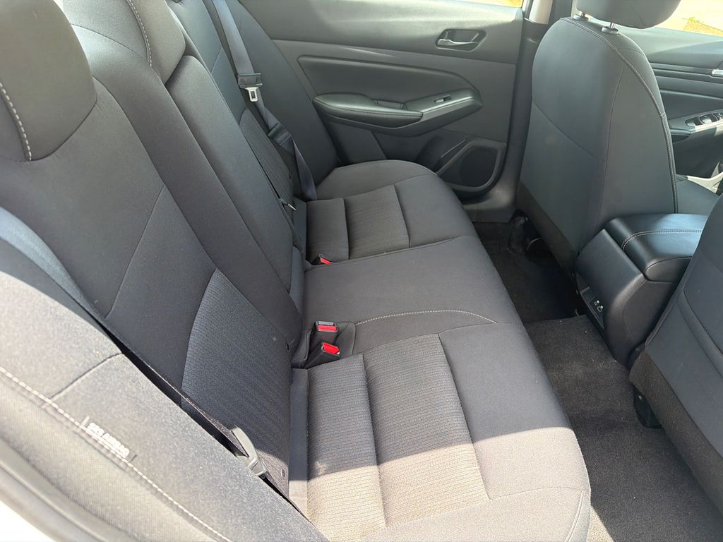 Used 2025 White Nissan 2.5 SV image 13
