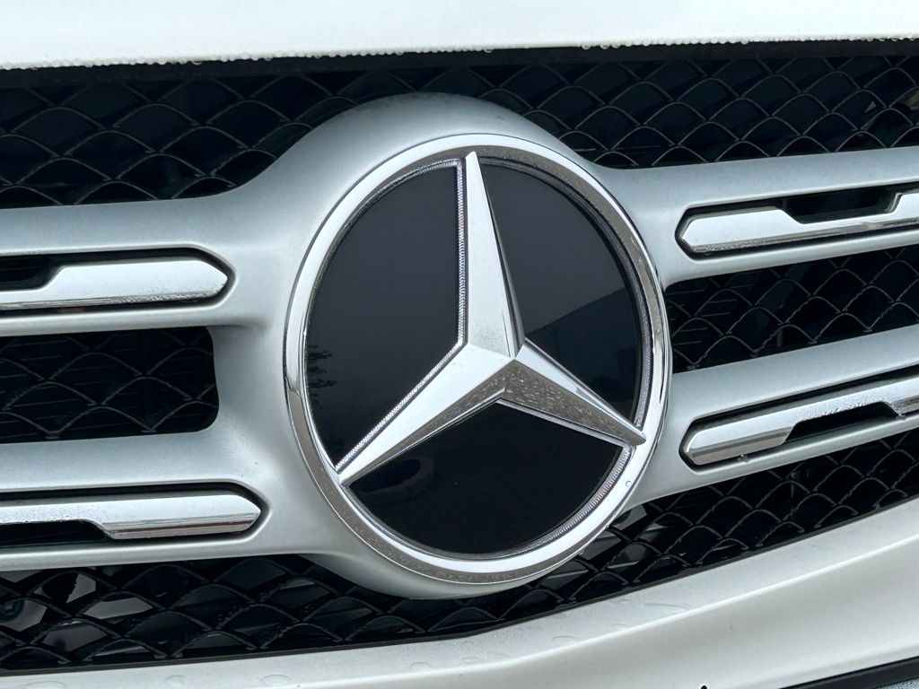 Used 2022  Mercedes-Benz GLC 300 image 33