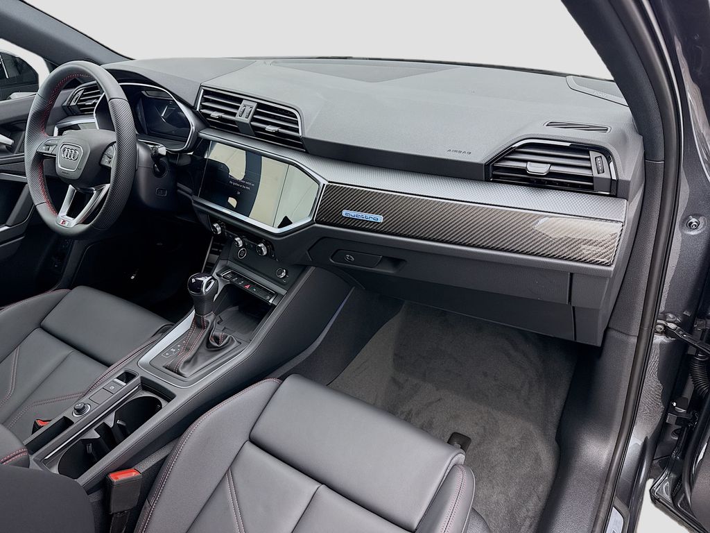 Thumbnail: 2025 Audi Q3 - 17