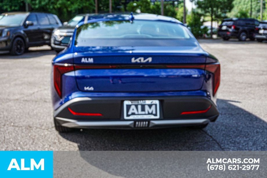 2025 Kia K4 LXS - Photo 11
