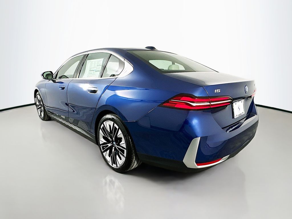 Thumbnail: 2026 BMW i5 - 7