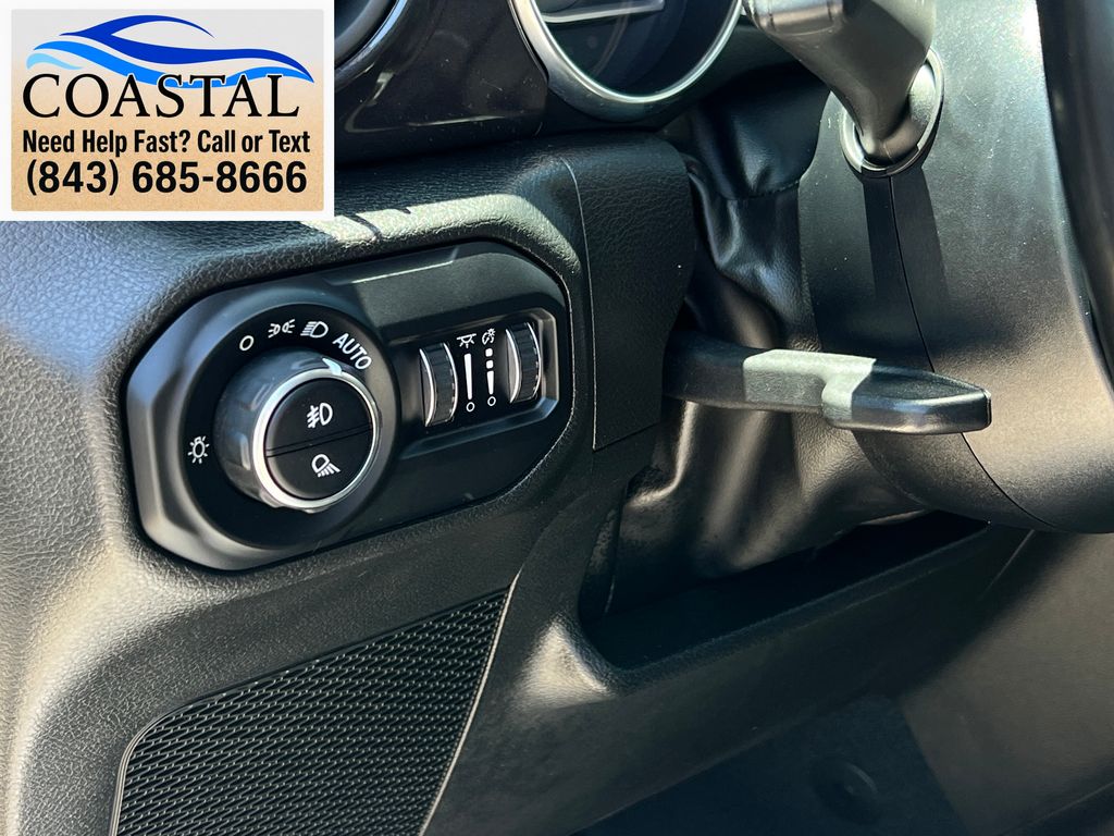 2022 Jeep Gladiator Altitude Silver at Bob King Buick GMC