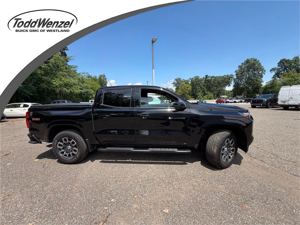 Black 2024 Chevrolet Colorado Pickup Truck Four-Wheel Drive 8-Speed Automatic