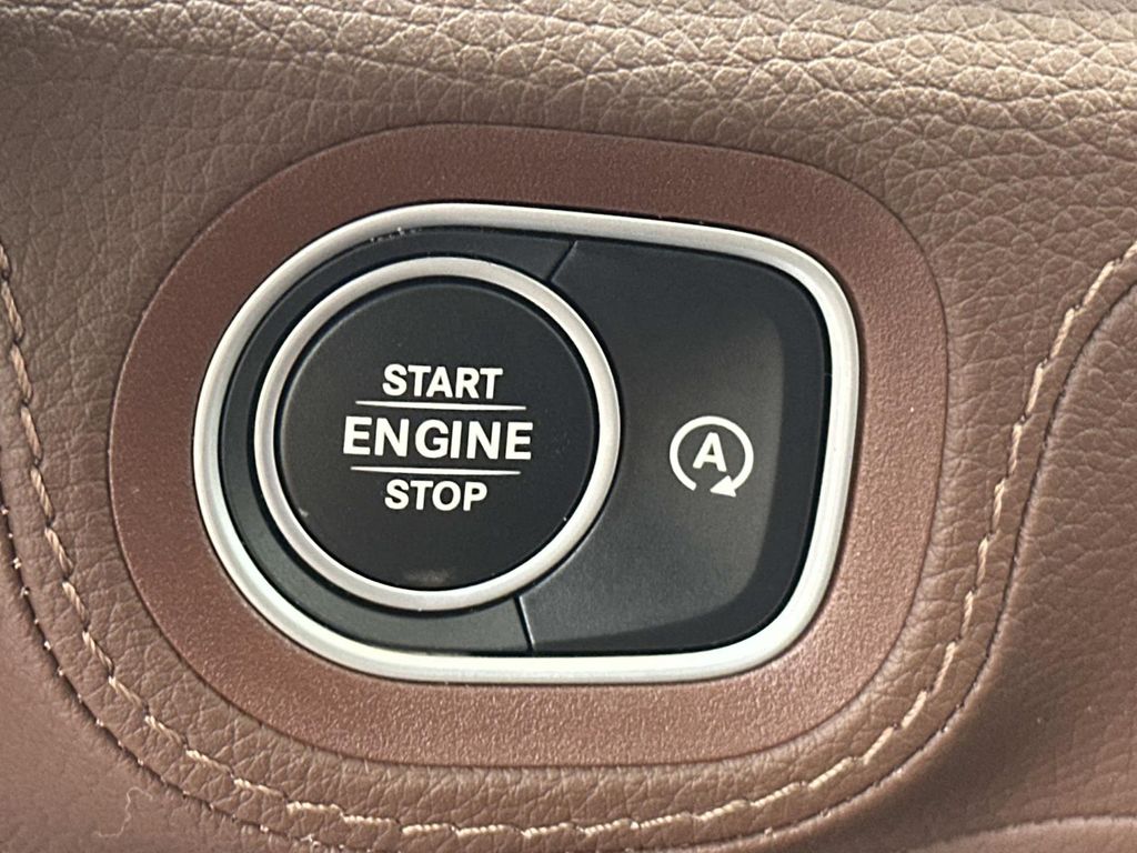 Thumbnail: 2024 Mercedes-Benz GLS - 29