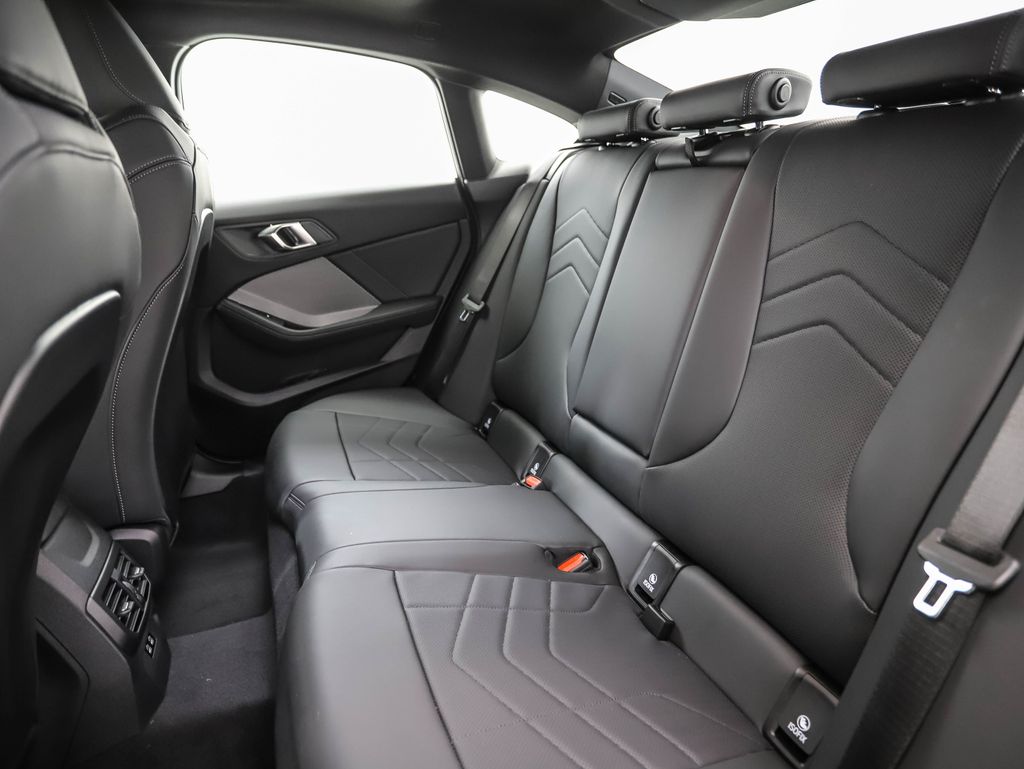 Thumbnail: 2026 BMW 2 Series - 23