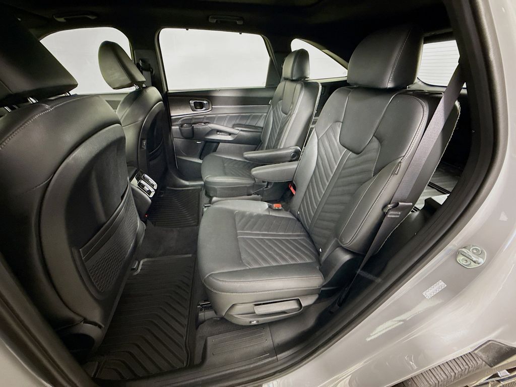 Thumbnail: 2025 Kia Sorento - 26
