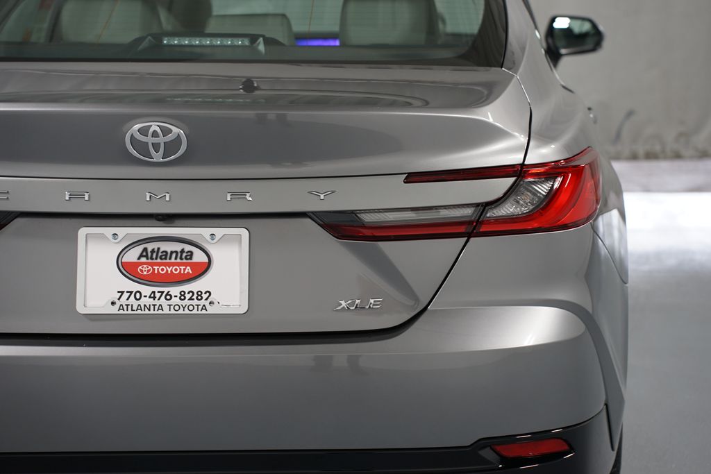 Thumbnail: 2025 Toyota Camry - 10