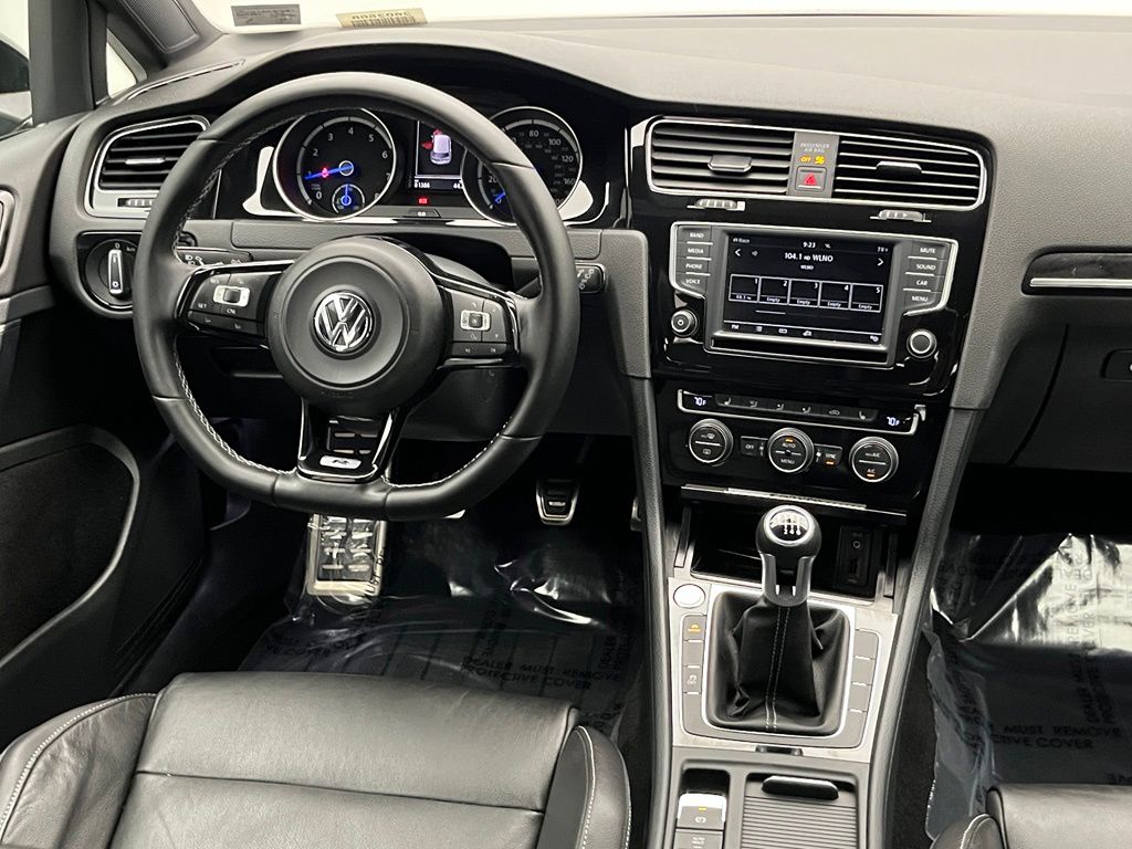 Thumbnail: 2016 Volkswagen Golf - 29