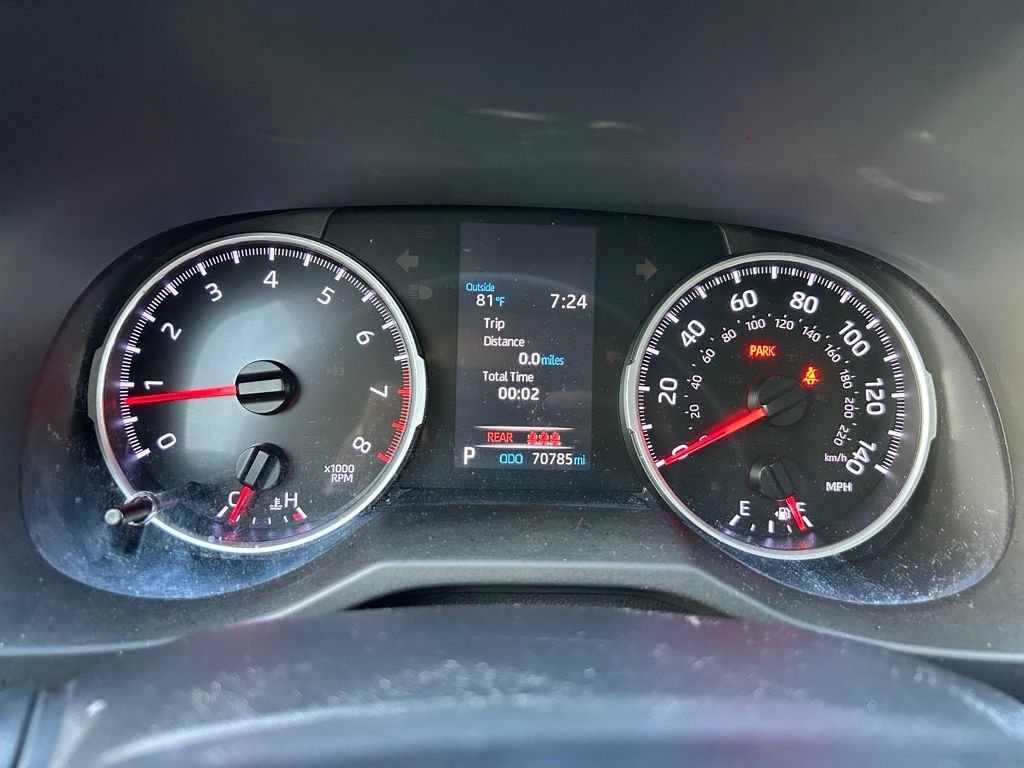 2019 Toyota RAV4 LE 22