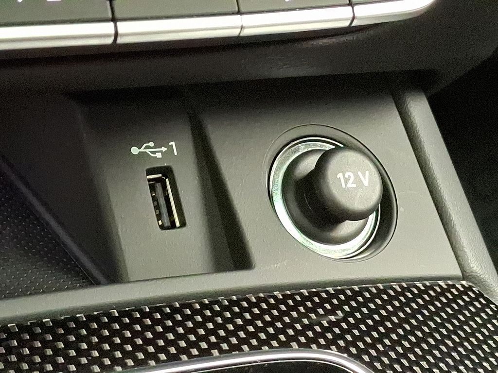 Thumbnail: 2023 Audi SQ5 - 25