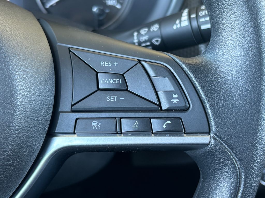 Thumbnail: 2023 Nissan Kicks - 12