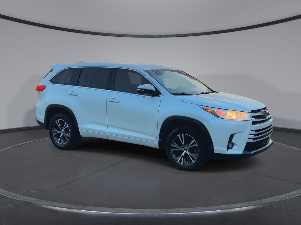 Thumbnail: 2017 Toyota Highlander - 2
