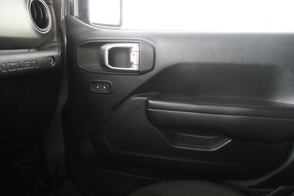 Thumbnail: 2020 Jeep Wrangler - 21