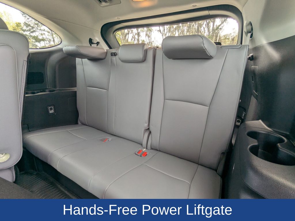 2023 Toyota Highlander Hybrid Platinum