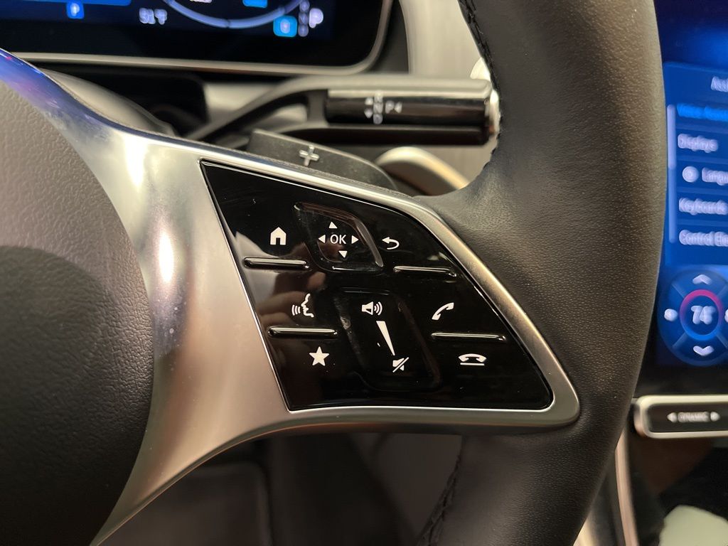 Thumbnail: 2025 Mercedes-Benz GLC - 16