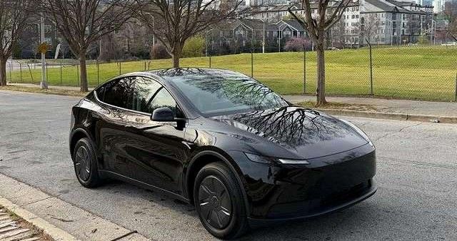 Diamond Black 2026 Tesla Model Y Long Range RWD SUV / Crossover Rear-Wheel Drive 1-Speed Automatic