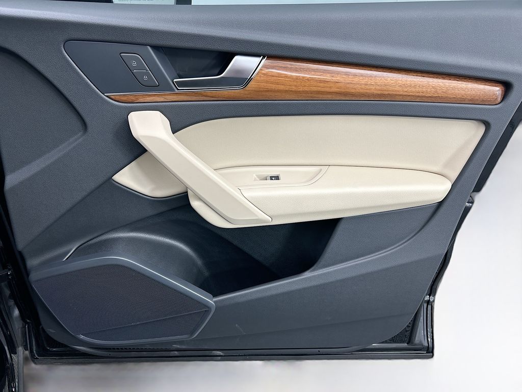 Thumbnail: 2023 Audi Q5 - 23