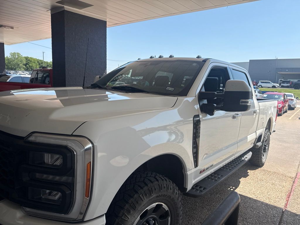 Star White Metallic Tri-Coat 2023 Ford F-250 Super Duty Pickup Truck Four-Wheel Drive Automatic