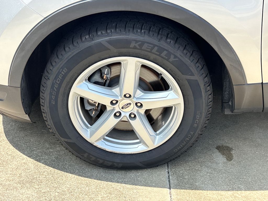 Used 2018 Silver Ford XLT image 12