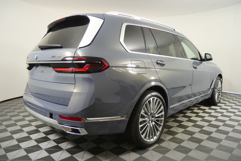 Thumbnail: 2026 BMW X7 - 3