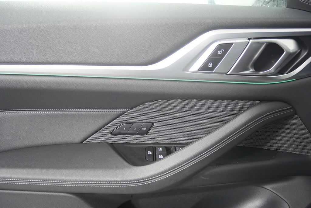 Thumbnail: 2025 BMW 4 Series - 9