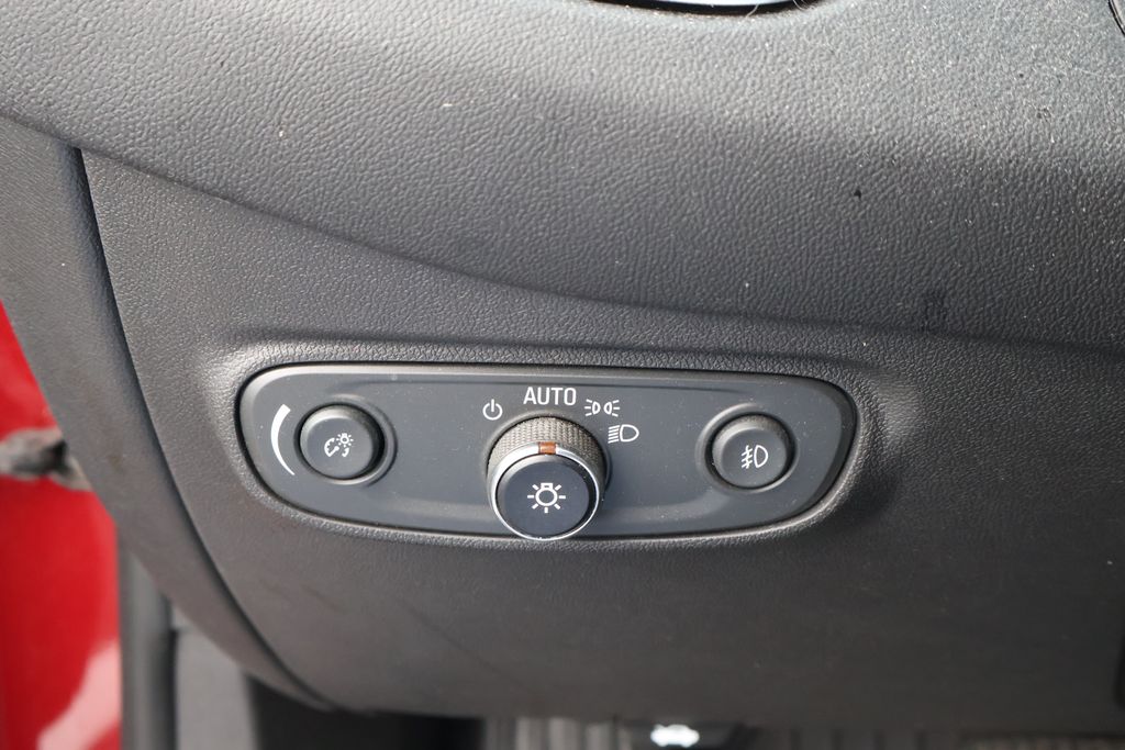 2020 Chevrolet Equinox LT 17