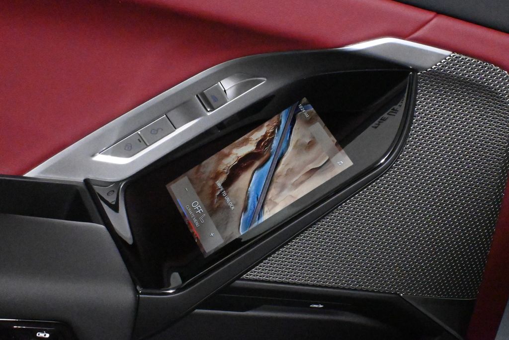 Thumbnail: 2025 BMW 7 Series - 32