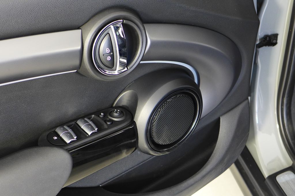 Thumbnail: 2023 MINI Cooper - 12